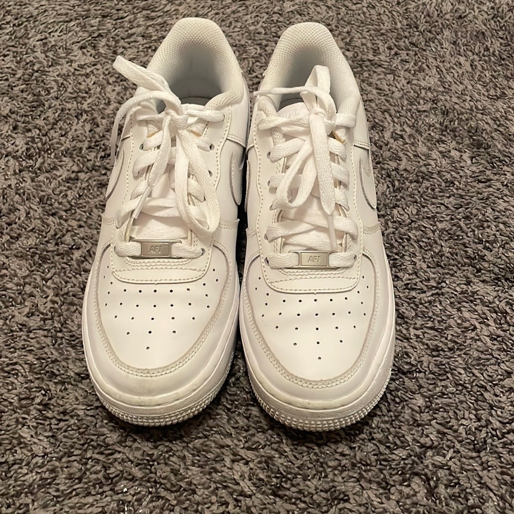 Air Force 1 white shoes